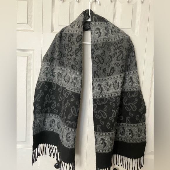 Made In‎ Italy Unisex Scarf Gray Soft Fall OS Designer - Picture 3 of 3